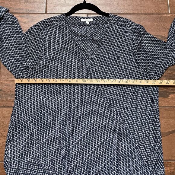 Maurices Blouse Blue White Flowy Surplice Criss Cross V-Neck Top Sz L - Picture 4 of 10